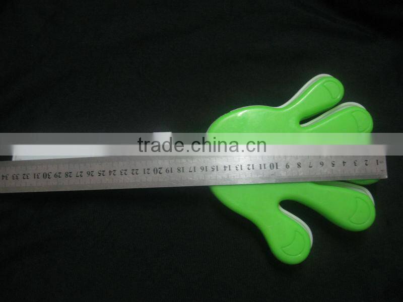 Led flashing hand clapper