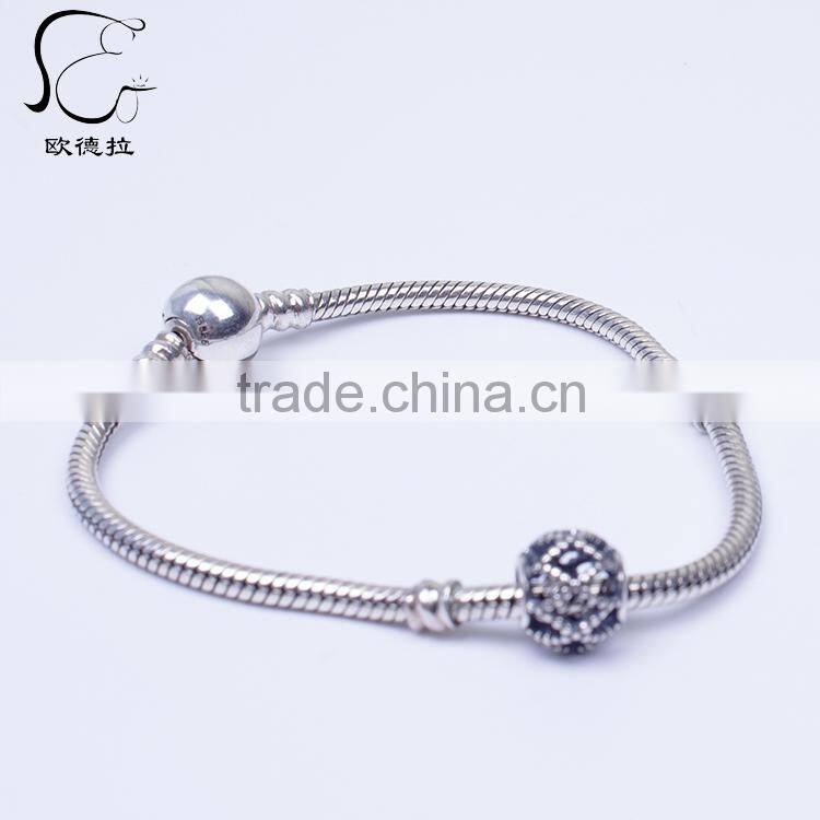 Attractive 925 silver european charm bracelet