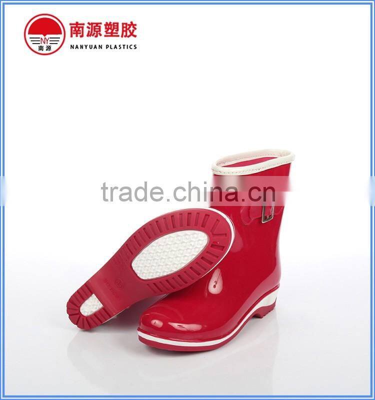 Fashion rain boots for young lady