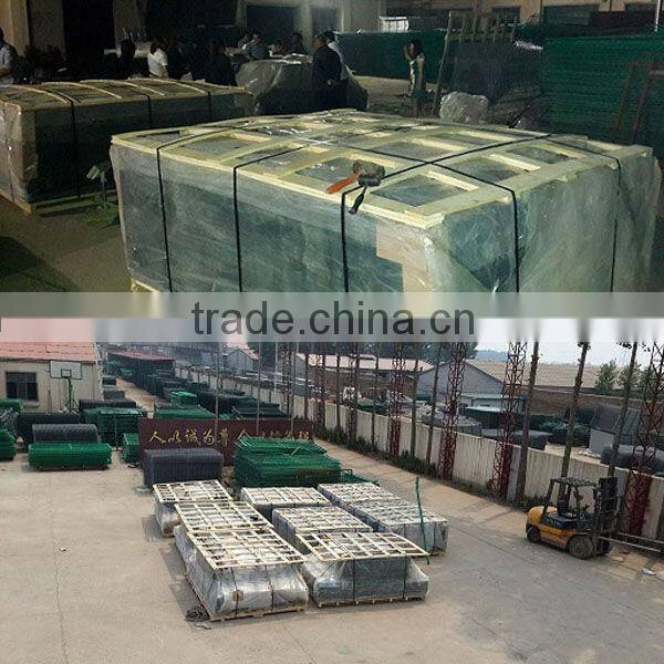 Welded Wire Mesh Fencing With Razor Wire