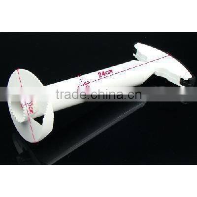 White Pineapple Corer Slicer Cutter Parer Cutter Knife Plastic Kitchen Tool