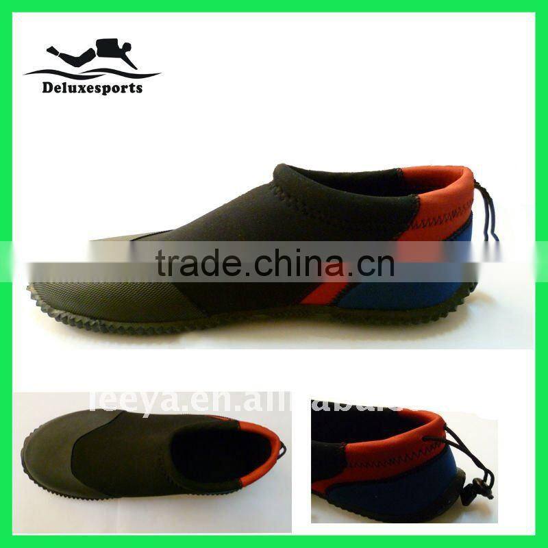 Durable Neoprene diving boots for water sport manufacture of kiteboarding shoes