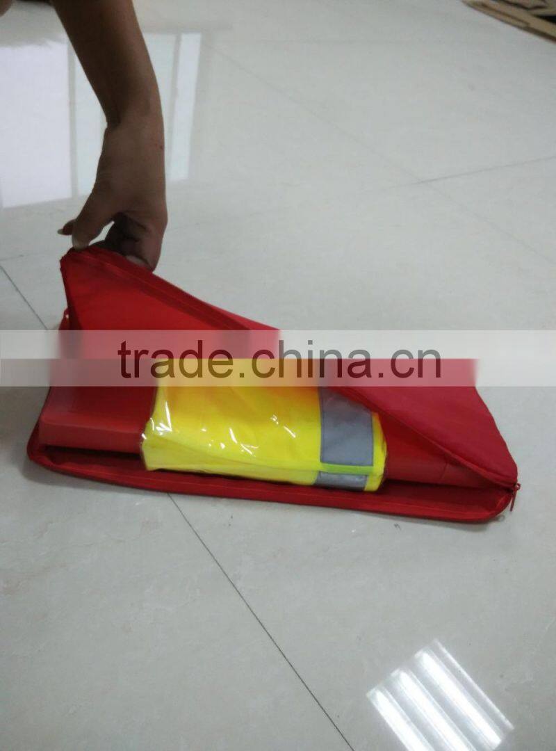 1 Reflective Vest + 1 Reflective Warning Triangle safety kits