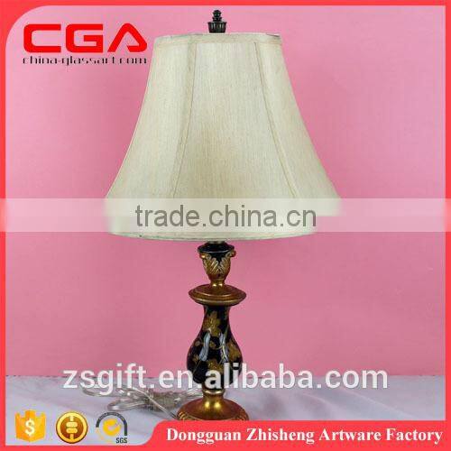 2015 wholesale fashionable classical polyresin table lamp for home decoration