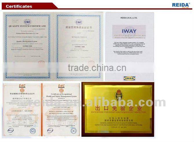 Radio controlled digital desk clock