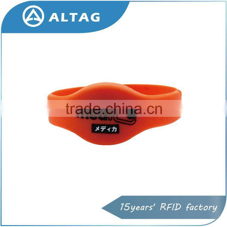 ISO 14443A Waterproof 13.56MHz RFID silicone wristband