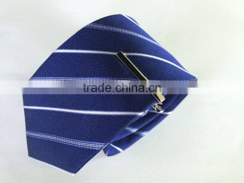 Men's blue/white 100% silk tie with diagonal strip design
