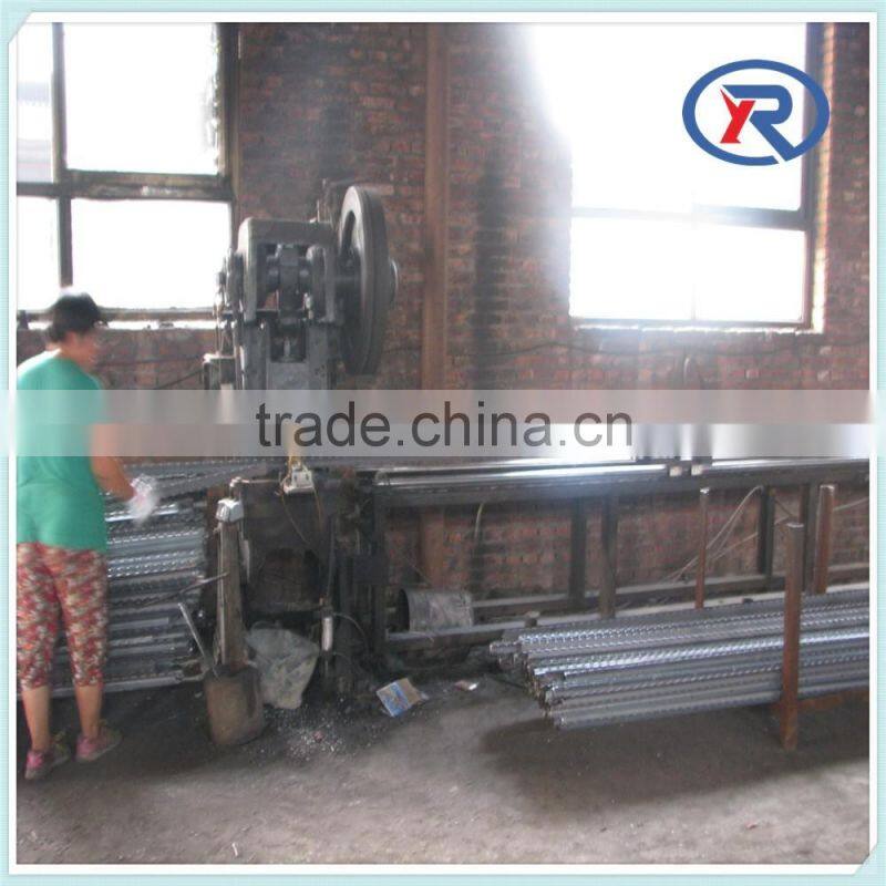 metal y shaped fence post