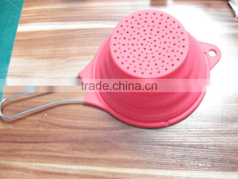 PDF folding stainless steel handle silicone strainer