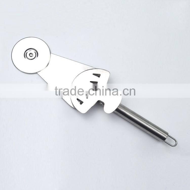 Multi stainless steel pizza tong with a nylon pizza cutter