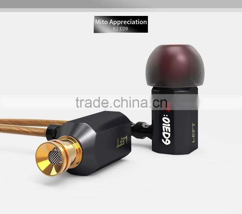 2016 popular ED9 Ear Headphone With Microphone