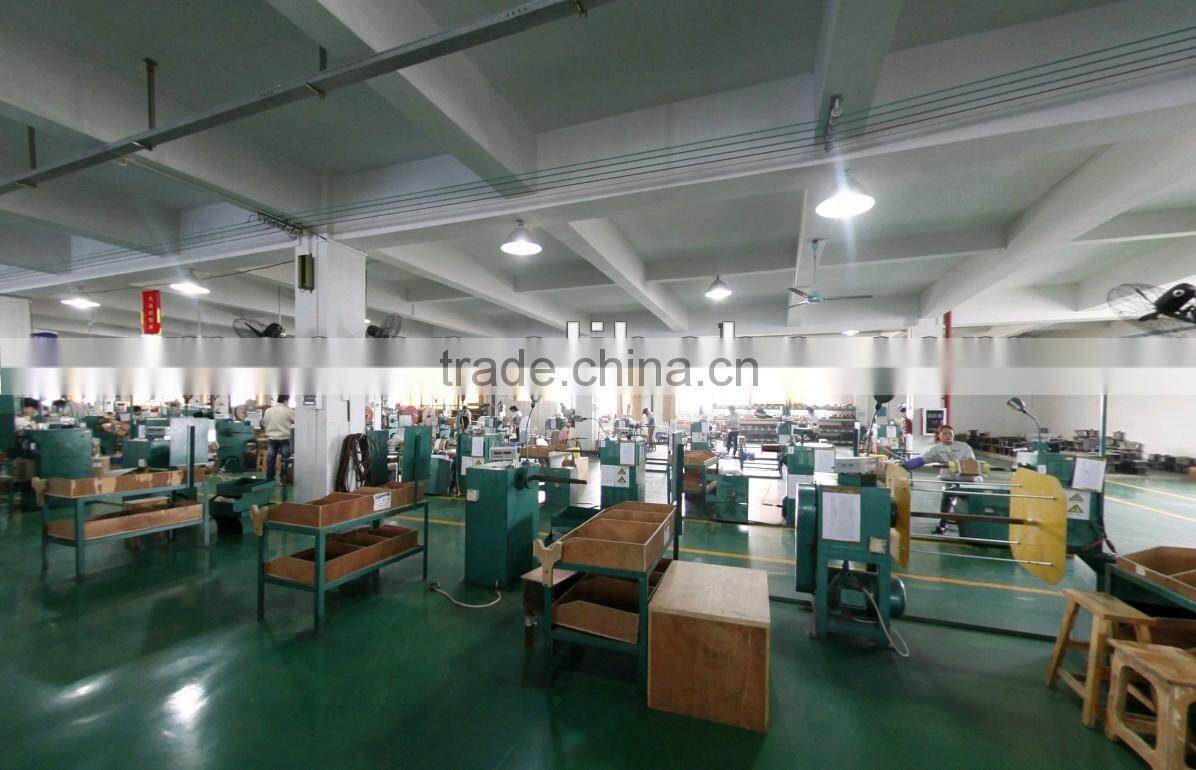 Single phase oil- filed pole-mounted distribution transformers