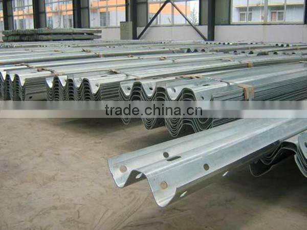 very very durable W-beam safety powder coated guardrail/colored crash barrier