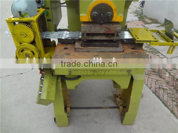 Razor sheet and wire forming machine