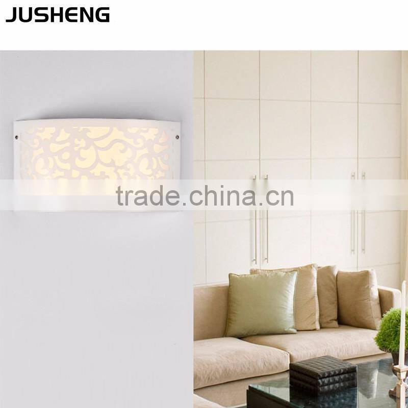Modern indoor white Iron LED wall mounted lamp lighting bedroom 110-240v ac CE