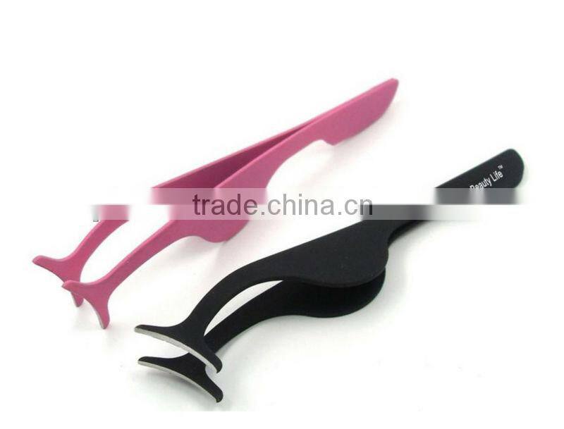 application of false eyelashes