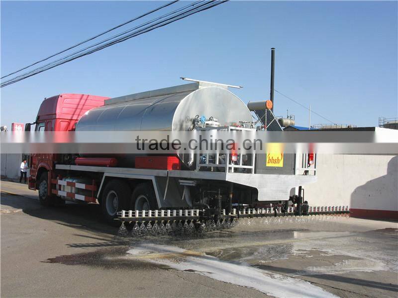 SINOTRUK 6x4 12000liters bitumen sprayer truck