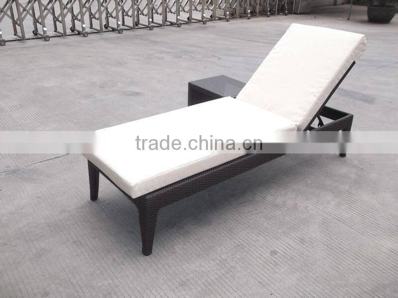 Modern design outdoor furniture rattan chaise lounge (CF698L)