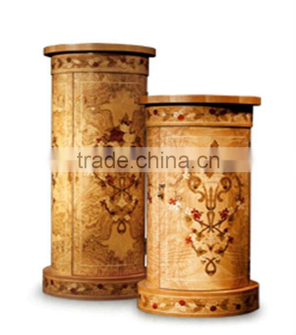 King Size Luxury Wooden Globe Stand Embossed Style