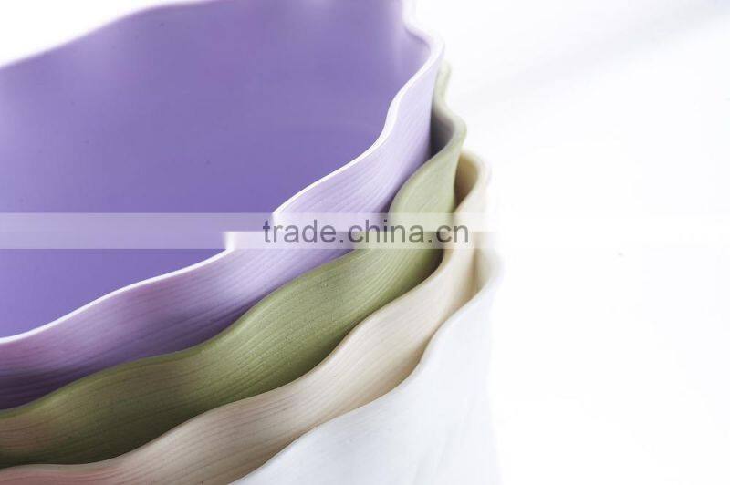 Fashional Design Lotus Shaped Plastic Plant Flower Pot which has 6 Kinds of Colors