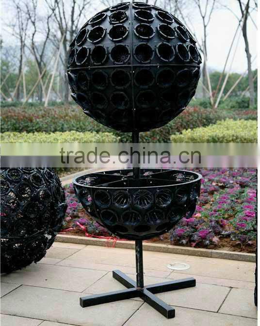 Hemisphere shape planter / Ball planter pot