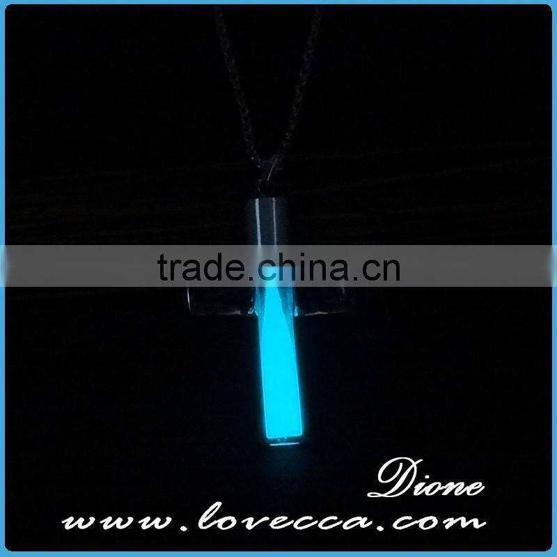 Luminous Glow in the Dark Heart Locket Charm Pendant Ladies Jewelry Necklace