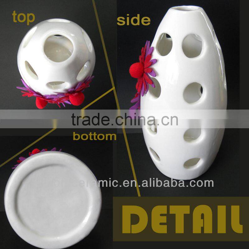 Ceramic red christmas vases