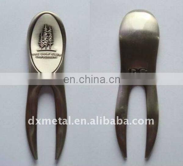metal golf pitchfork golf divot tool