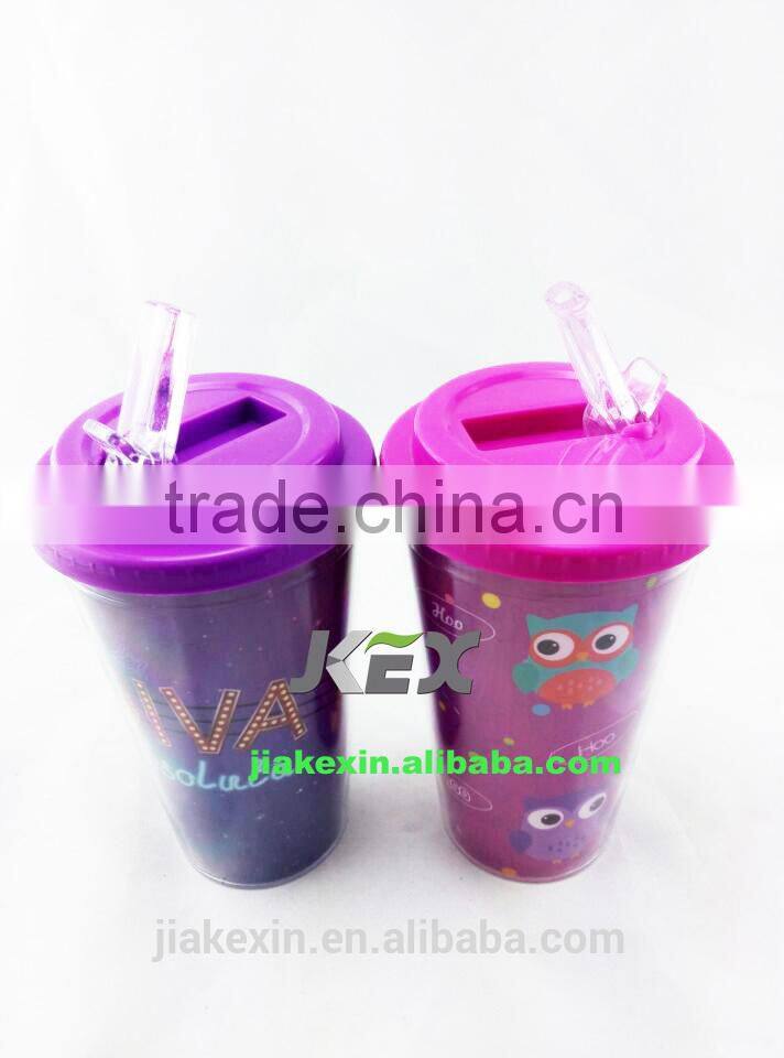 Double wall plastic straw mug with paper instert