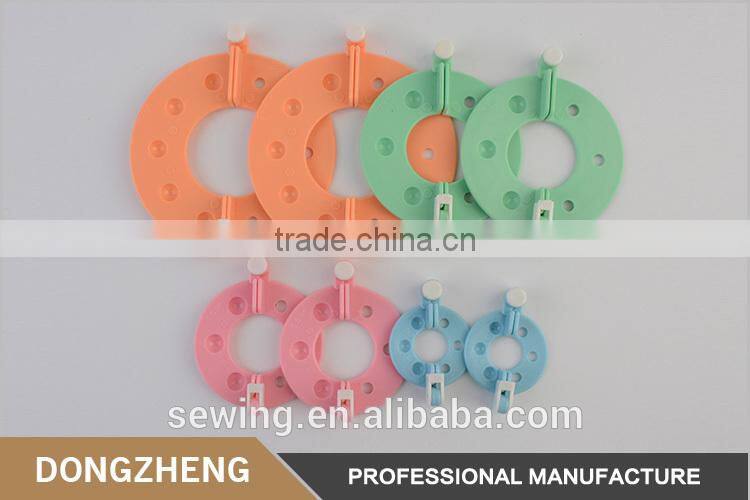 Wholesale wool pompon device pompom maker plastic weaving tools knitting needle
