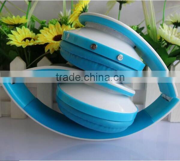 2014 new product wireless bluetooth headphone with FM and card