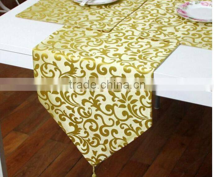 Polyester jacquard luxury table runner, wedding banquet table runner even table runner swirl design lime green
