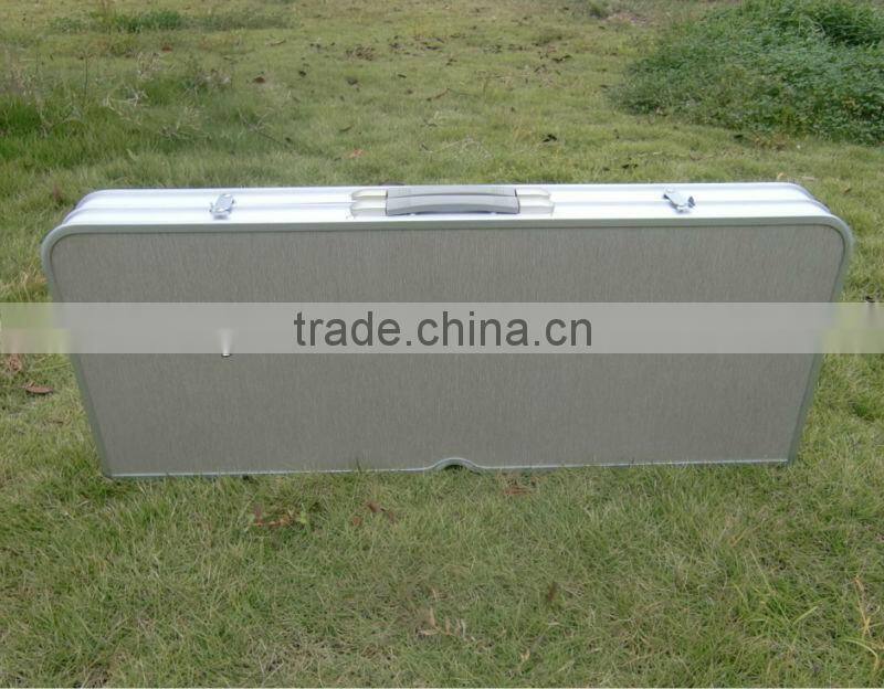 Aluminium folding picnic table