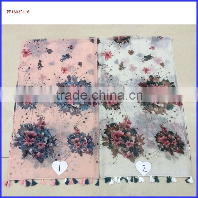 2016 small red flower printed scarf with fringe wholesale