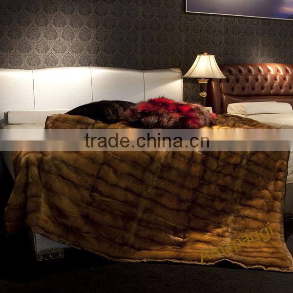 220cm*185cm Long Brwon Natural Mink Fur For Winter