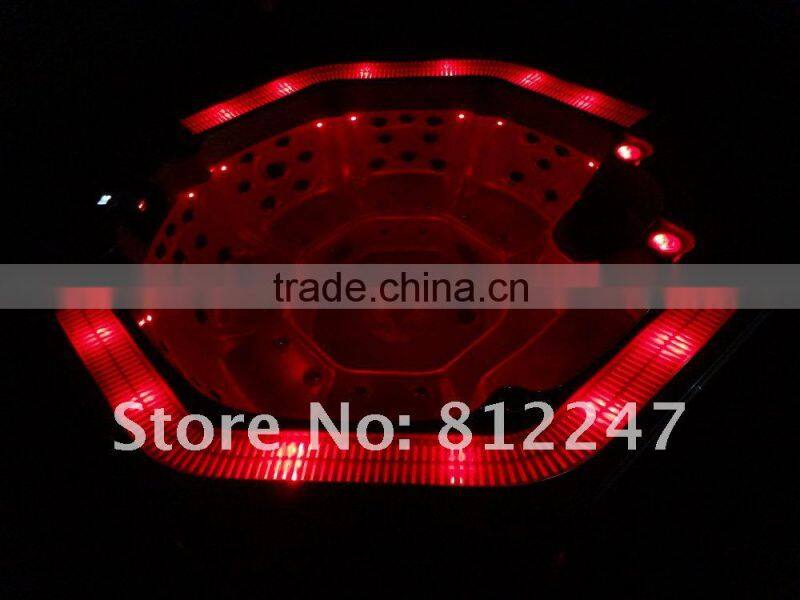 luxurios LED outdoor whirlpool spa