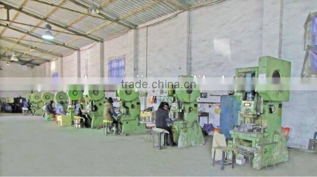 stamping mold for nonstandard hole punching