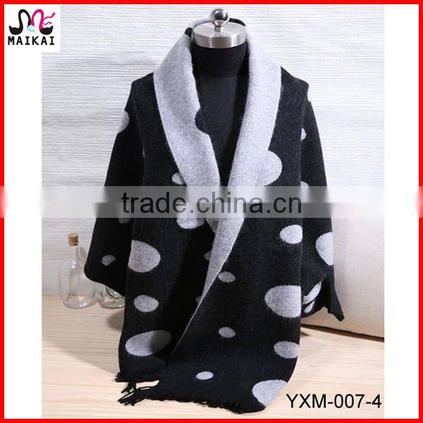 Elegant women's winter fashion jacquard scarf shawl