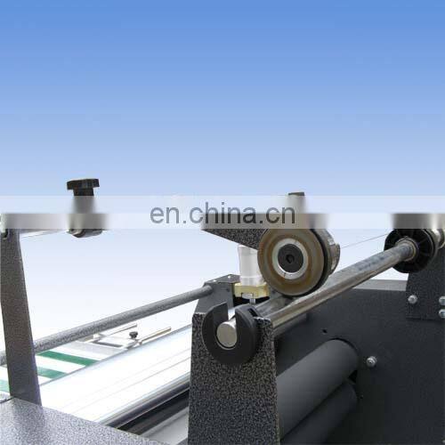 Automatic thermal flatbed laminator with conveyor belt