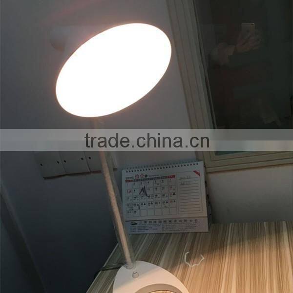 Arne Jacobsen modern AJ table lamp