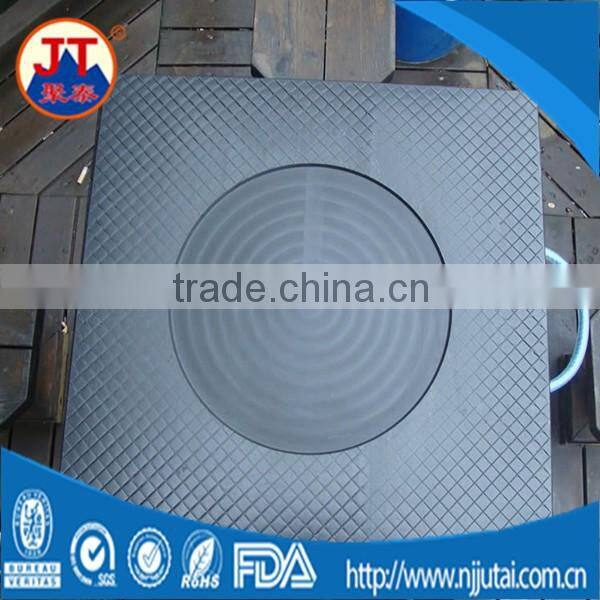 Temporary black uhmwpe outrigger pads