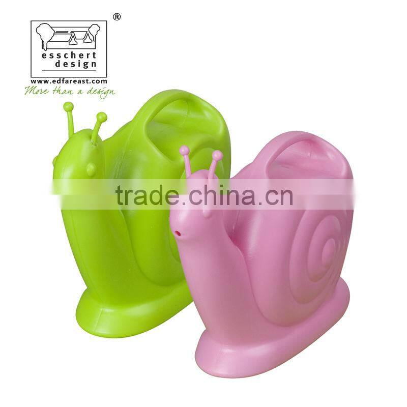 designed snail shape plastic watering can