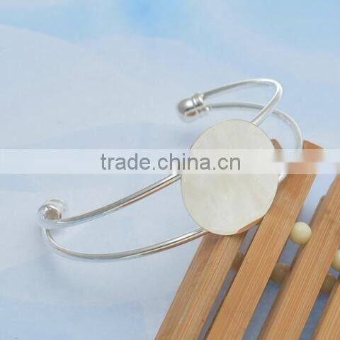 Wholesale 100PC 25MM Pad Adjustable Silver Plated Bangle Cuff Lock Blank Bracelet Bangle with tray