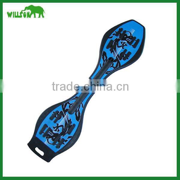 Two wheels wave longboard skateboard