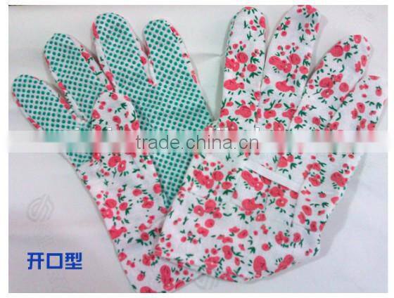 garden tool with garden glove