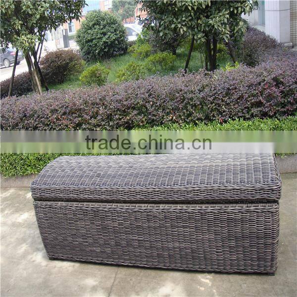 OUTDOOR WICKER STORAGE TRUNK
