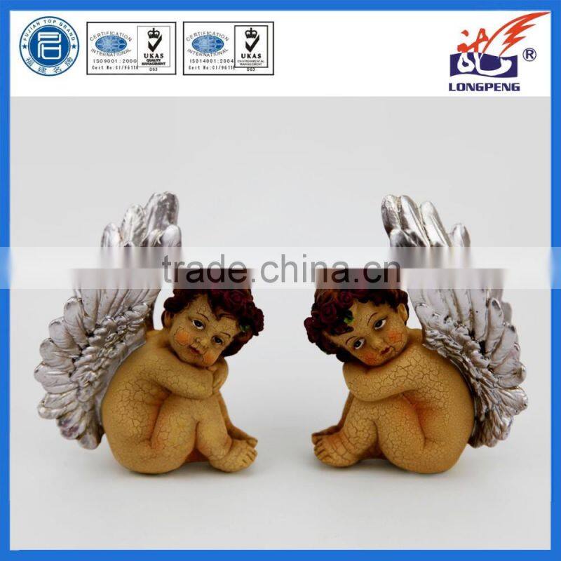 European Style Resin Sitting Winged Rose Cherub Statue with Open Eyes