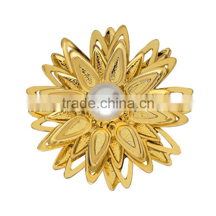 Golden Alloy Inlay Pearl Sunflower Shaped Charming Brooch