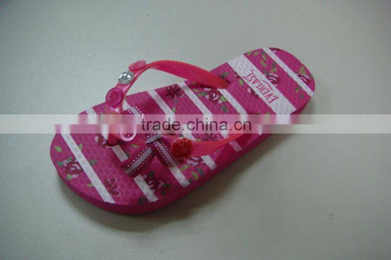 latest cute girl rubber beach flip flop with gliter printing strap