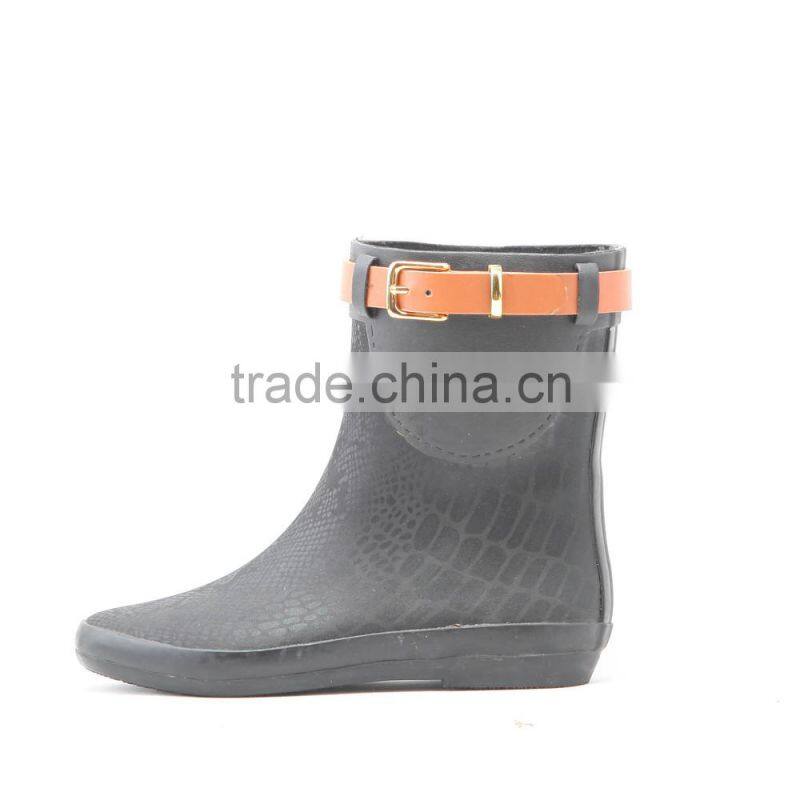 bright color woman short rubber rain boots,rubber gumboots